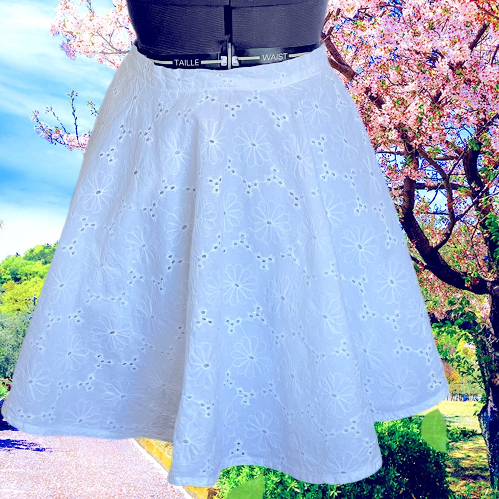 Fun & Flirt White Eyelet Skater Mini Skirt Size S